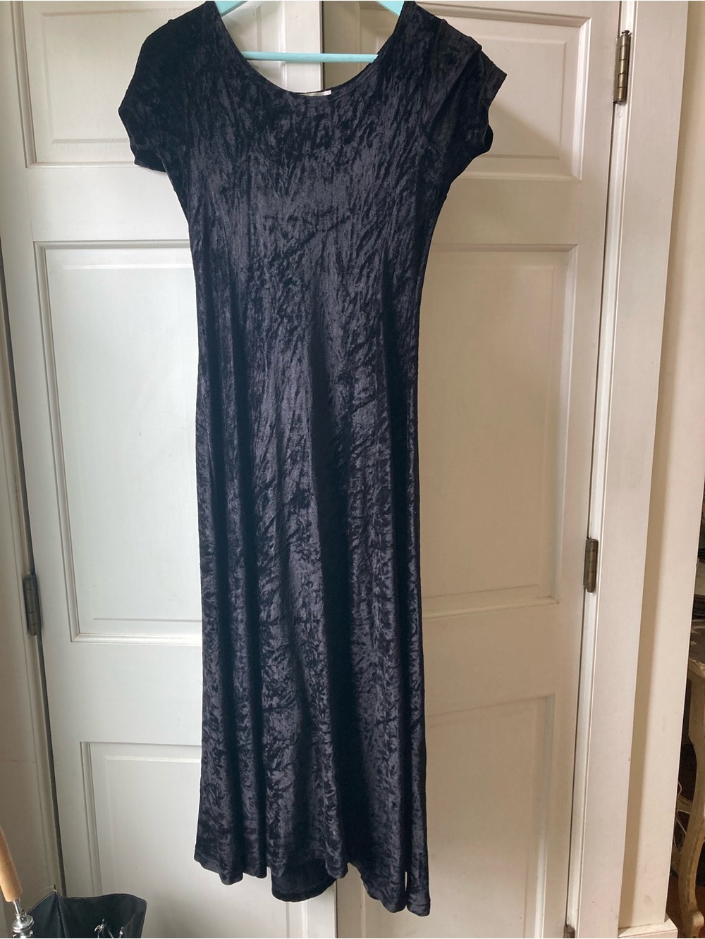Women’s Black Velvet Maxi Dress with Short Sleeves
